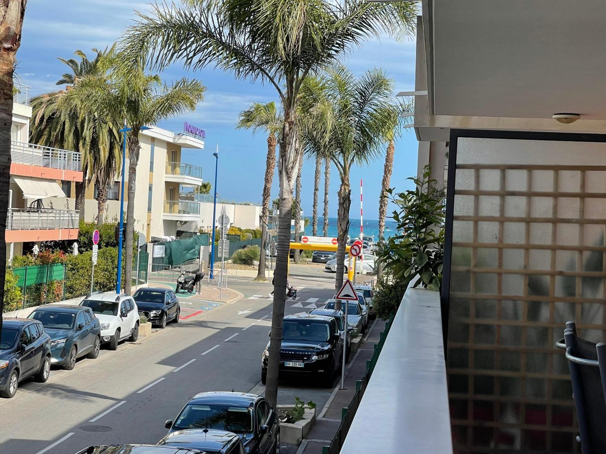 Loubet Plage- Entre Et Cannes *